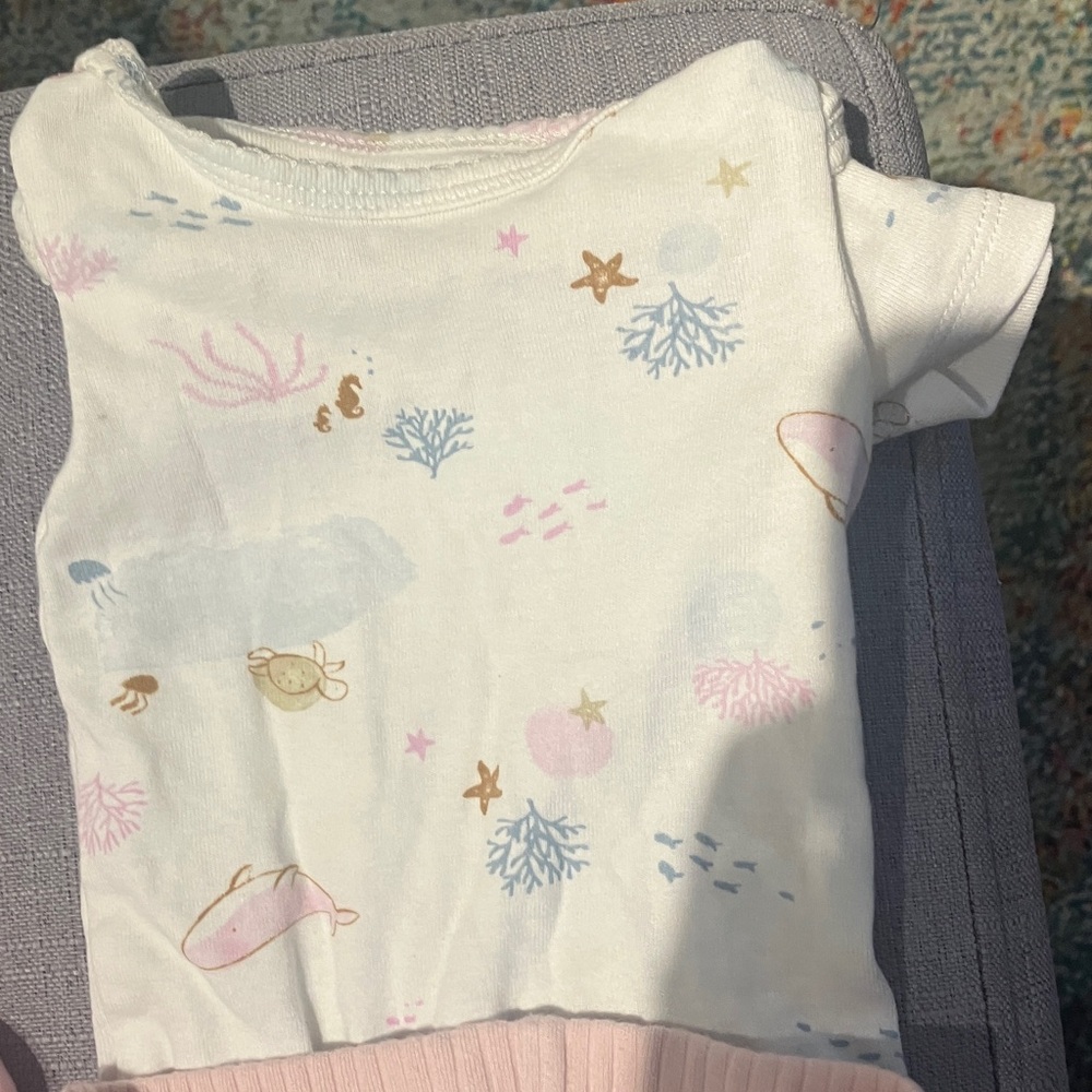 Baby Girls 5 Piece Pink Floral Onesie & Pants Set - Picture 7 of 8